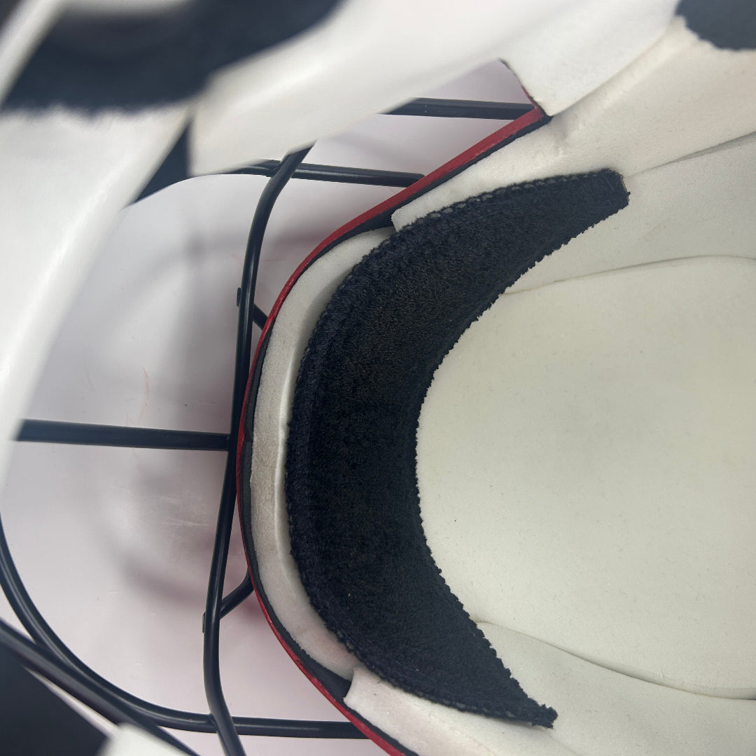 Inside sweatband field hockey helmet